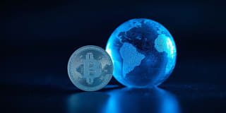 Las monedas digitales se integran al sistema financiero tradicional a nivel global